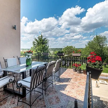 Four Seasons Casa Novi Sad *