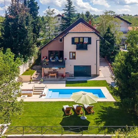 Four Seasons Casa Novi Sad Ledinci