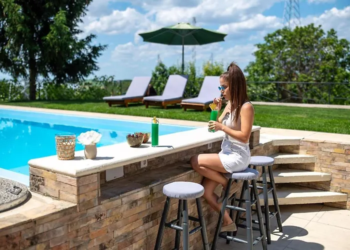 Four Seasons Casa Novi Sad Villa *